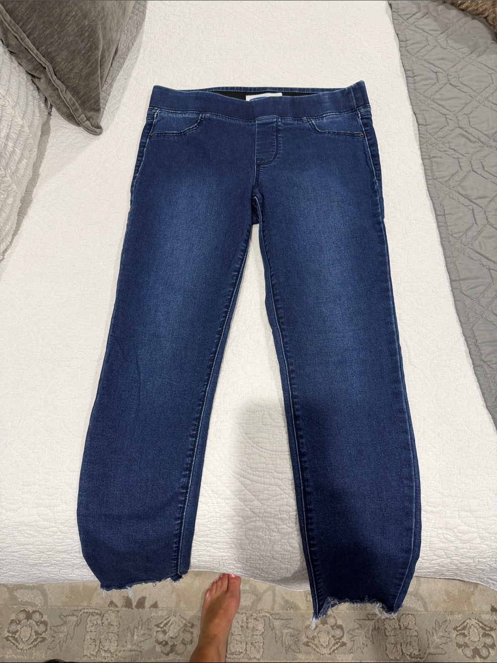 Old Navy Dark Blue Cropped Stretch Jeans with Raw Hem